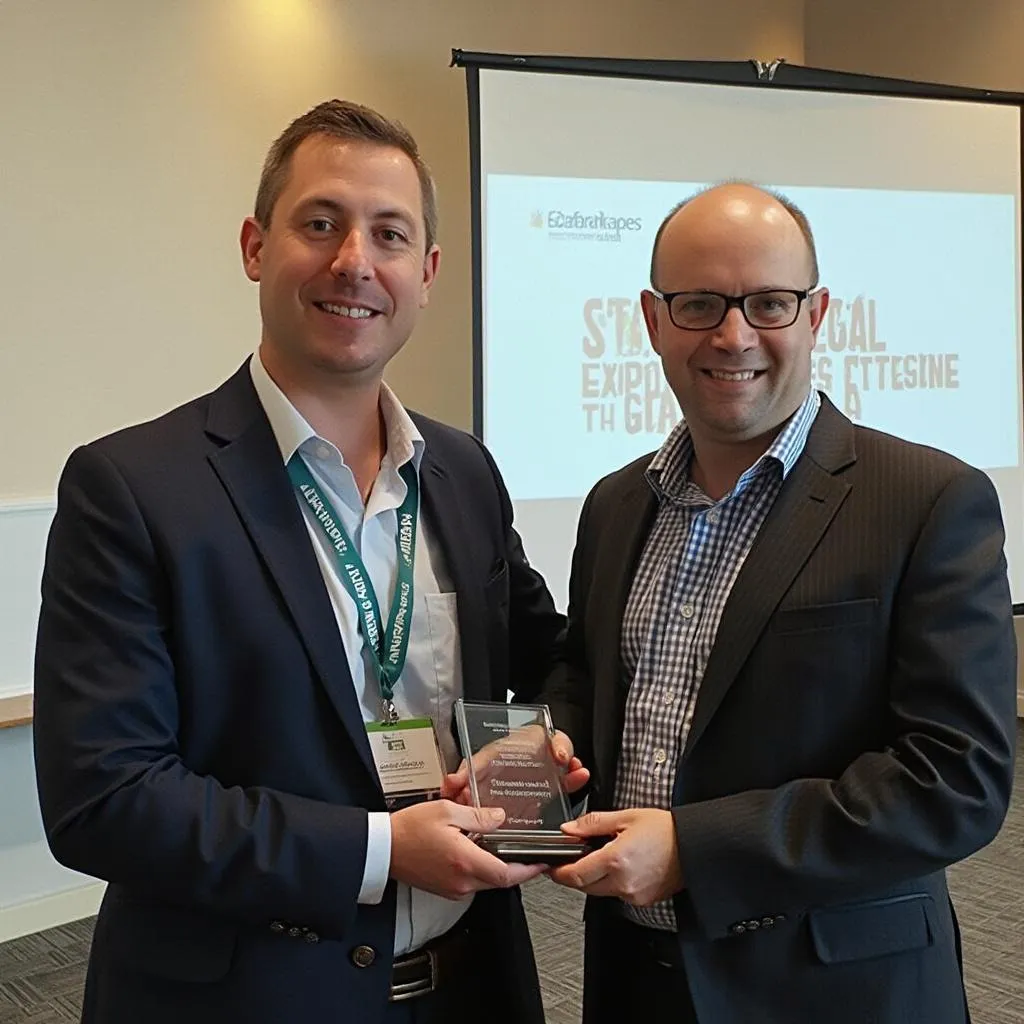 Recibiendo premio a la innovación